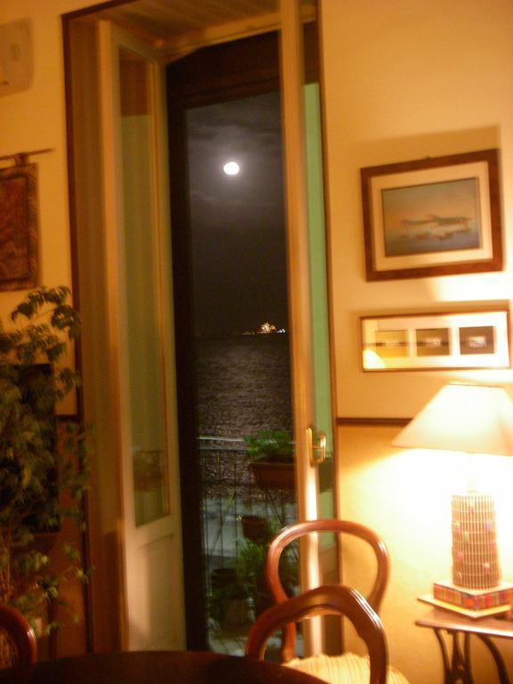 Bed And Breakfast Latomare Napoli Exterior foto